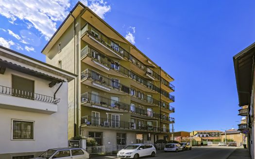 Appartamento in Vendita a Villasanta – Via Galileo Galilei