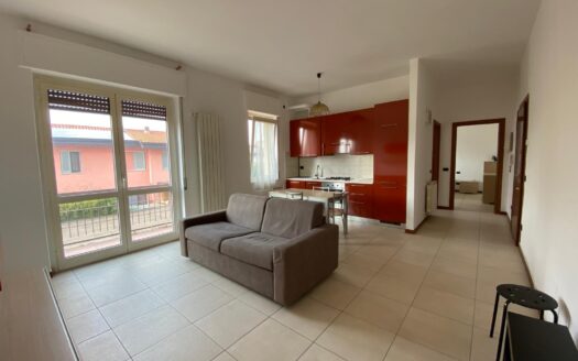 Bilocale con due ampi balconi in Via Garibaldi – Arcore