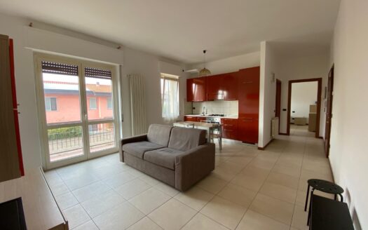 Bilocale con due ampi balconi in Via Garibaldi – Arcore