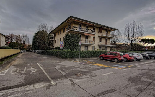 Trilocale in vendita a Lomagna in Via degli Alpini