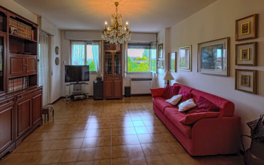 Vimercate – Via Cremagnani – Luminoso trilocale all’ultimo piano, a pochi passi dal centro